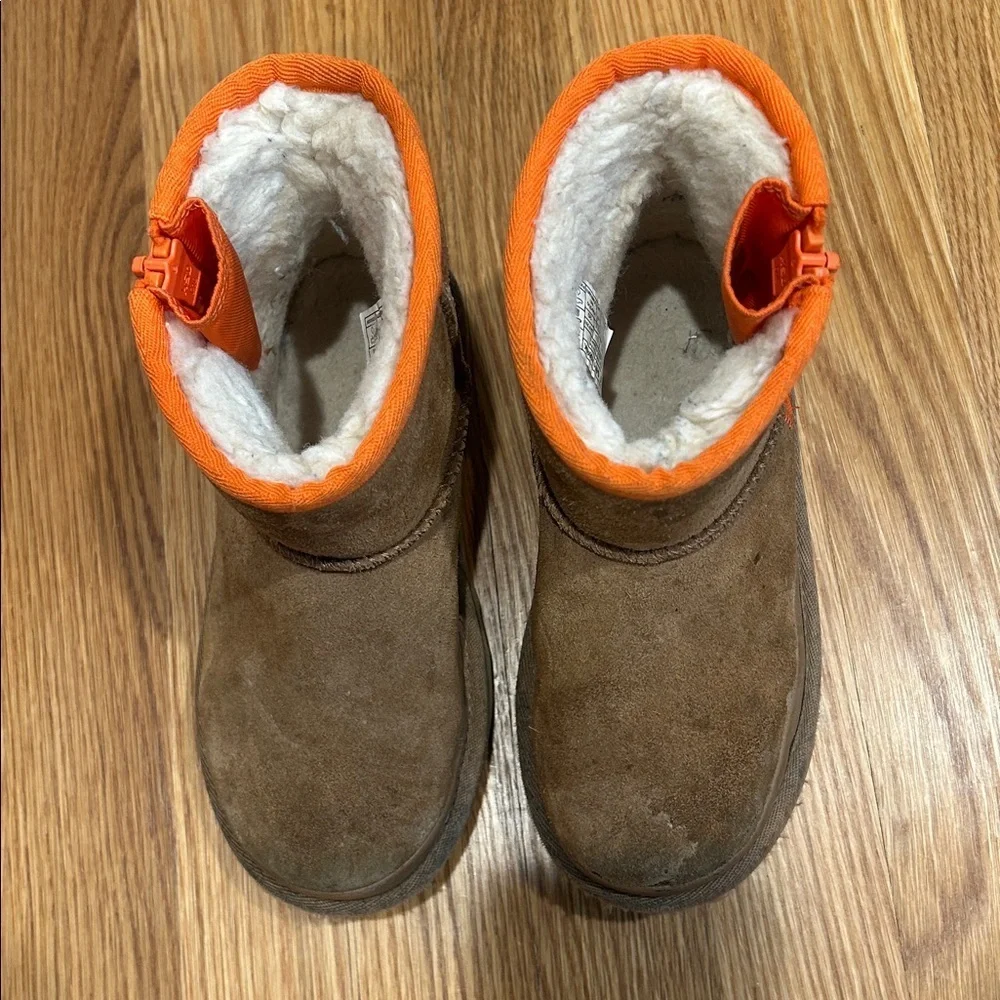 UGG Kids Tan and Orange zip ankle Boots chest nut / preowned